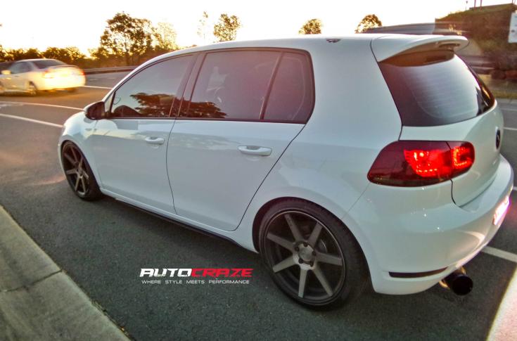 VOLKSWAGEN-GOLF-VERONA-MATTE-BLACK-TINTED-FACE
